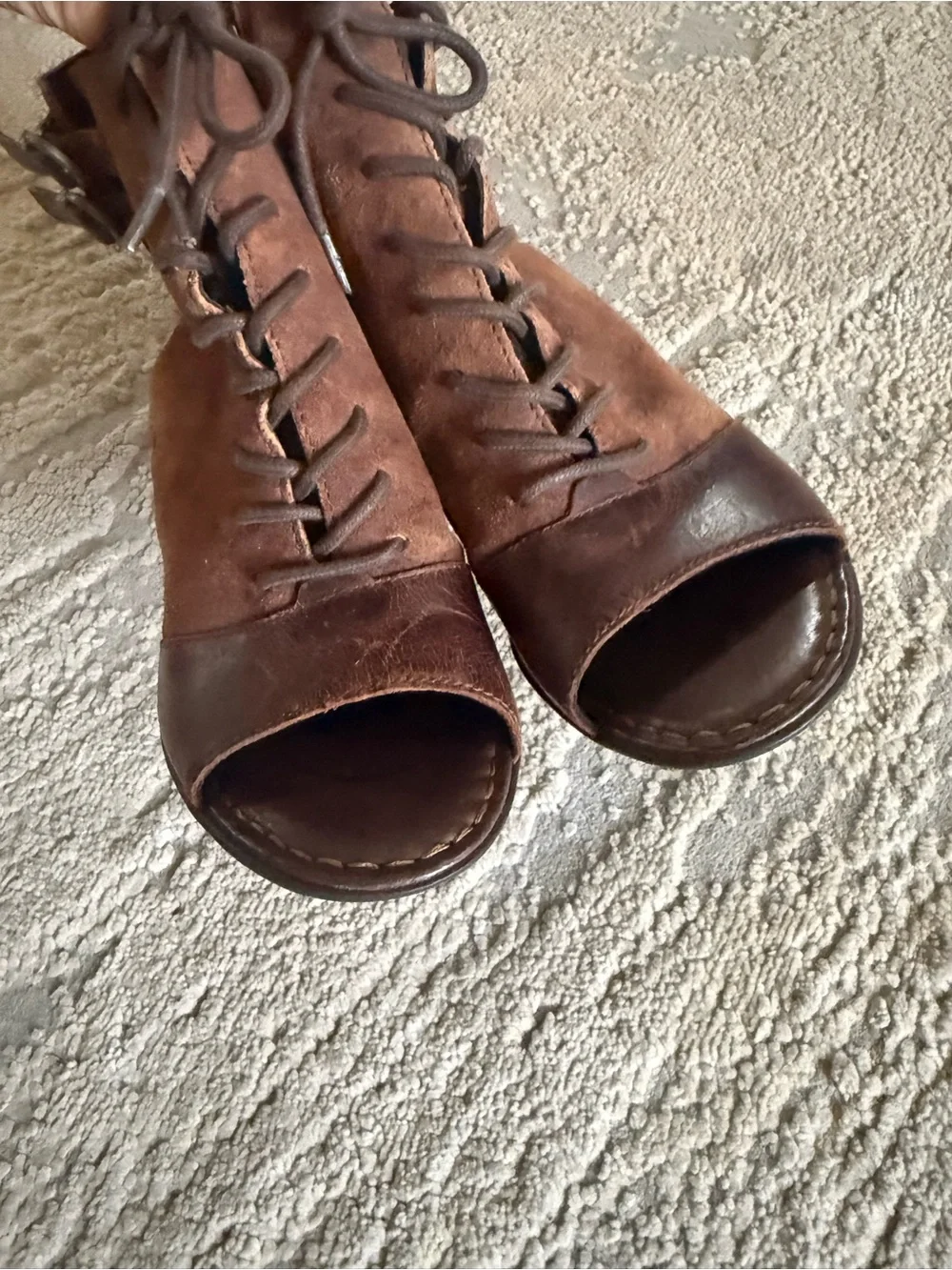 Born Blane brown leather and peep toe booties block heels lace up 6